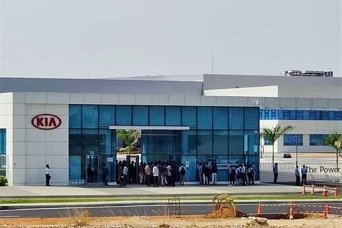 Vehicle diagnostic service assistant