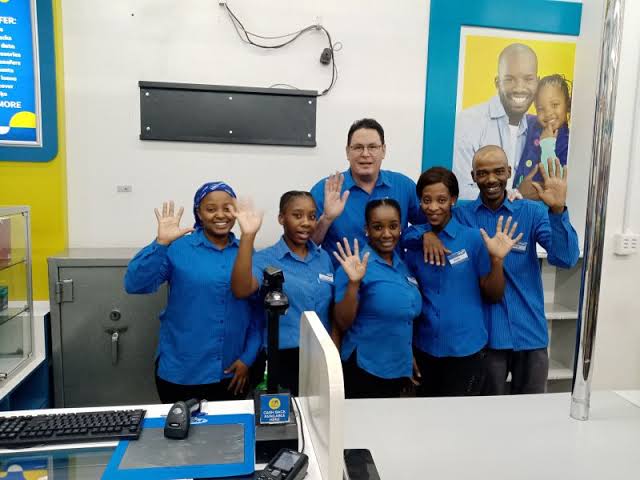 Part-time sales assistant